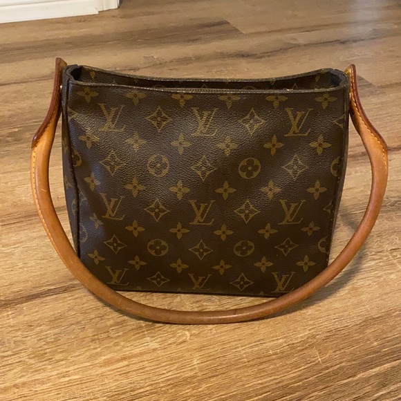 Louis Vuitton Looping MM - Picture 2 of 16